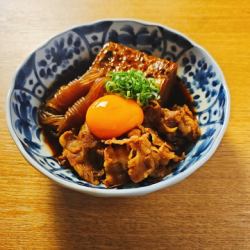 すき焼き風肉豆腐（卵黄）