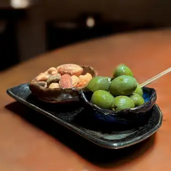 Olive & Nuts
