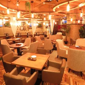 We can accommodate up to 100 people! We welcome reservations for girls' nights out, various banquets, private parties, and parties! Enjoy your banquets in our stylish interior ♪ Conveniently located in the middle of Tenjin and Daimyo ☆ Until 5am It's open, so it's OK if you miss the last train!