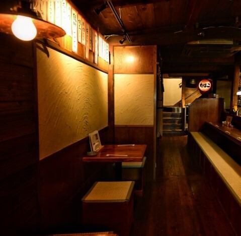 テーブル席はデートやお一人様にもおススメ。