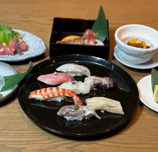 【ディナー桔梗コース】前菜、刺身、焼物、にぎり7貫、小丼、巻物3切れ、お椀、デザートを堪能できるプラン