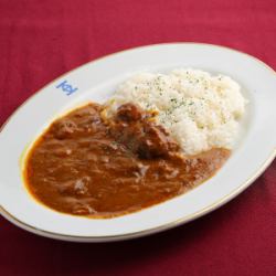 じっくり煮込んだ神戸牛のスパイシーカレー