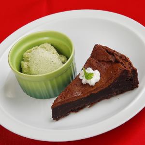 Homemade gateau chocolate and matcha mousse