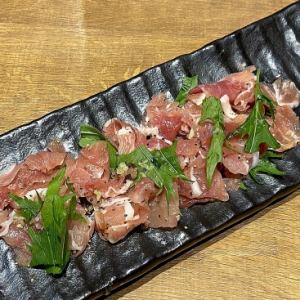 生ハムの切り落としガーリックオイル