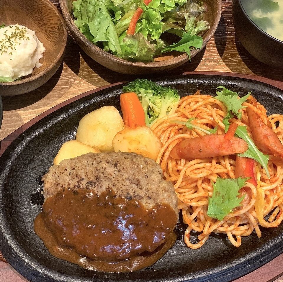 定食や丼、カレーなど豊富なランチメニューを取り揃えています♪