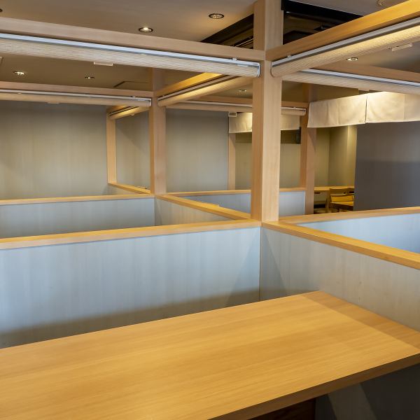 【宴会向けのお席ご用意♪】各種宴会の様々なシーンでご利用いただけます！幹事様の下見も大歓迎♪のれん半個室や、半個室同士での宴会、女子会、忘新年会など幅広くご対応いたします。大人数宴会などご要望くださいませ。【蟹/かに/カニ/食べ放題/食べ飲み放題/寿司/個室/誕生日/飲み放題/海鮮/三宮/三ノ宮】