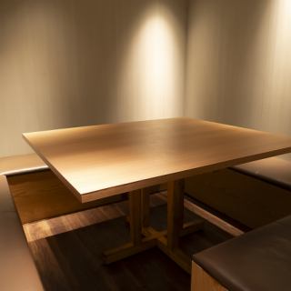 【テーブル席半個室】テーブル席の半個室もご用意♪当日OKの飲み放題がうれしい☆【蟹/かに/カニ/河原町/食べ放題/食べ飲み放題/三宮/寿司/個室/誕生日/神戸/飲み放題/海鮮/神戸三宮】