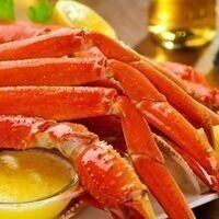 100 分鐘內,您可以盡情享用巨型帝王蟹和雪蟹(共 77 道菜)!