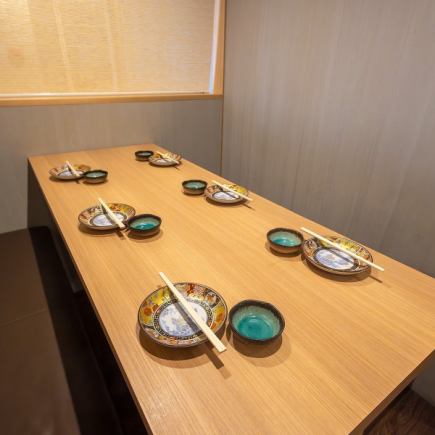 All-you-can-drink for 100 minutes with 45 types of drinks including beer, highballs, sake, and cocktails for 777 yen (tax included).