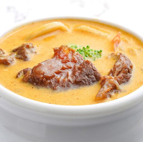 牛すじのシンガポール風カレー/大海老のシンガポール風カレー