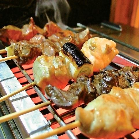 From 50 yen per yakitori! An izakaya that will cheer up office workers and couples! Open until 9:00 in the morning!