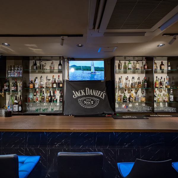 アクセス抜群の立地に位置する当店は、18時からで営業中！仕事帰りや二次会などに気軽に立ち寄れるので、友達と楽しい夜を過ごすのにぴったりなスポットです★