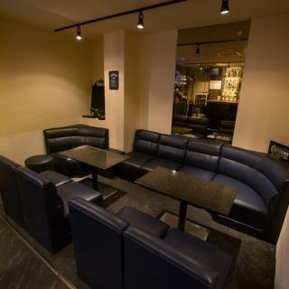 ４名用のソファ席が２席ございます