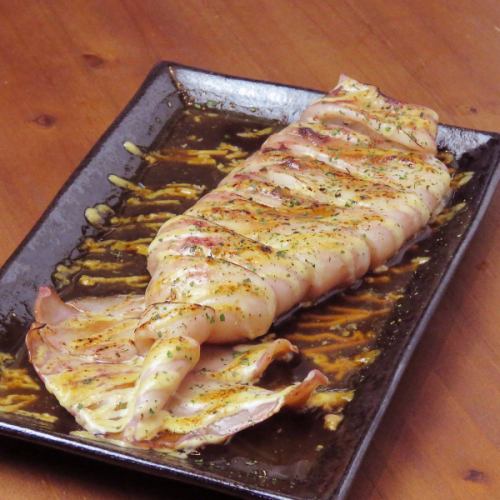  料理もダンジョンの世界観を表現！