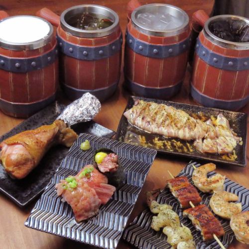 食器もまるで冒険の世界から飛び出したよう！