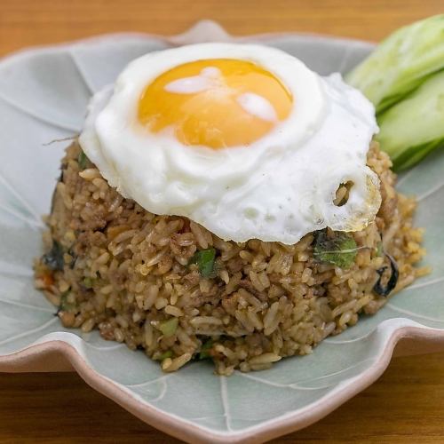 Minced pork gapao fried rice “Khao Pat Gapao Moo” SET