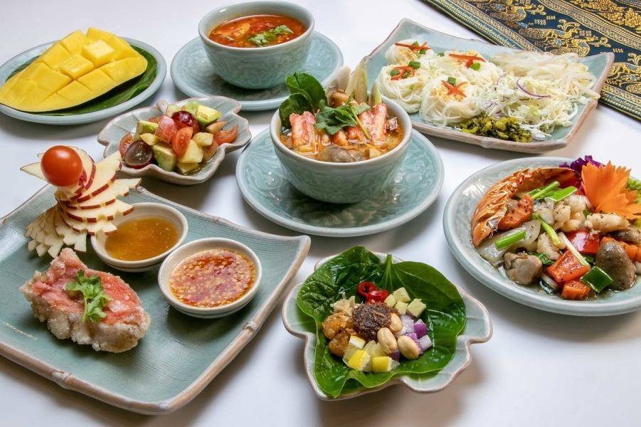 使用大量的高级食材，您可以选择您的主菜！暹罗青瓷新宿店原创严选7道菜套餐