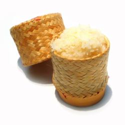 蒸したもち米　「カオ・ニャオ」