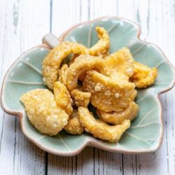 ソムタムとご一緒におすすめ！　豚皮揚げ「ケープ・ムー」