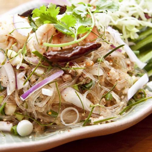 春雨と豚挽き肉のスパイシーハーブ和え　「ラープ・ウンセン」