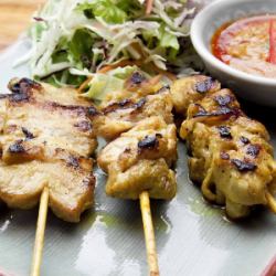 豚肉の串焼き　「ムー・サテー」　2本