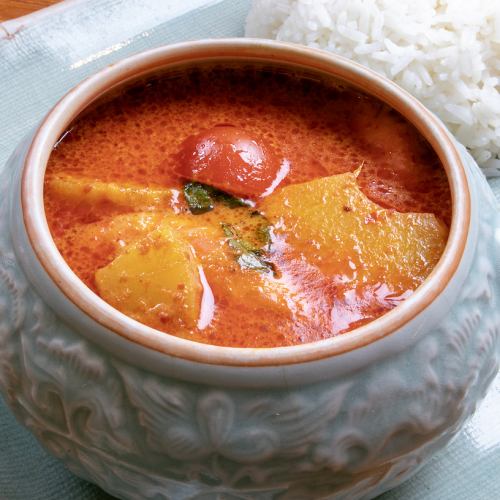 海老とパイナップルのレッドカレー