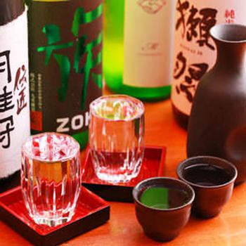 One of the attractions is more than 50 kinds of special shochu and limited local sake!