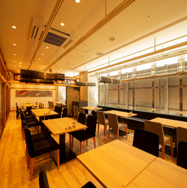 [可容納2至60人的大和小包間！可預訂80人]新大阪步行2分鐘！請與Dokan一起喝一杯小酒，宴會，派對，會議發布會！2020年5月在APA Hotel建造的時尚客房日本現代空間。這是一個巨大的空間，最多可容納126個座位，最多可容納80人的樓層！一位成人歡迎間接照明櫃檯的成人空間！