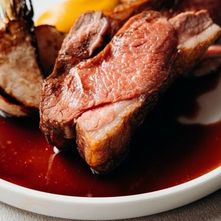 어른이 모이는 분위기 발군의 내추럴 와인 술집