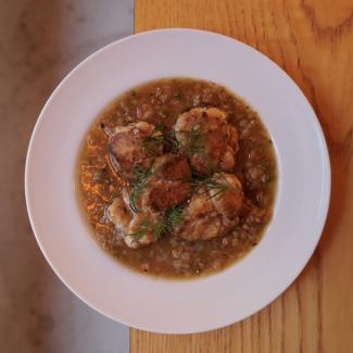 시라코의 무니엘 탄 버터 소스