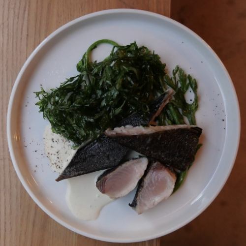 サワラのポワレ　白ワインと生クリームのソース