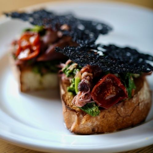 ホタルイカと春野菜のブルスケッタ