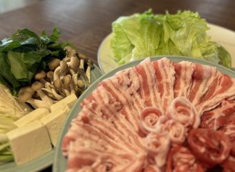 生菜&豬肉涮鍋套餐無限暢飲 6,500日圓（含稅）