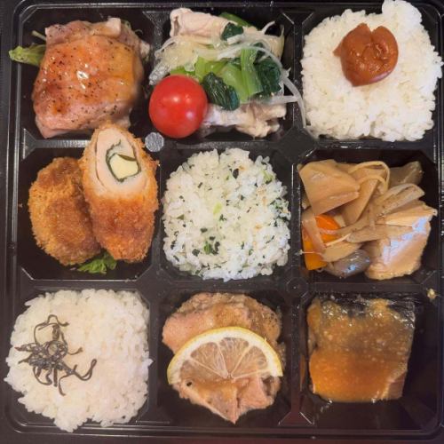 🍱 今日のお弁当 & 一人用オードブル 🍱

おかずを少しずつ詰めたお弁当と、
ちょっと贅沢な一人用オードブル✨

どちらも手作りの優しい味です😊

忘新年会のご案内はこちら👇
👉 https://39seisyun.my.canva.site/bosinnenkai

#三月九日青春食堂 #佐久グルメ #佐久ランチ #お弁当 #オードブル #忘新年会 #古民家食堂 #信州ごはん