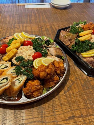 【Instagram投稿文】
3月のお弁当・オードブルのご紹介です🌸
3月下旬から、たくさんのご注文をいただき、
心を込めてお作りさせていただきました。
歓送迎会、お花見、部活動のお弁当、
ご家族でのお集まり用オードブルなど、
さまざまなシーンでご利用いただき
本当にありがとうございました🙇♂️
バタバタしてしまい、
今頃のまとめ投稿となってしまいましたが、
3月のお料理を一気にご紹介させていただきます✨
春らしい彩りを意識しながら、
ボリュームも満足していただけるよう
一つひとつ丁寧に仕上げました。
ご予算やご用途に合わせた
お弁当・オードブルのご相談も承っております。
歓送迎会、会議、ロケ弁、部活動、
ご家族のお集まりなど、
お気軽にお問い合わせください😊
#三月九日青春食堂
#佐久市
#佐久市グルメ
#お弁当
#オードブル
#テイクアウト
#歓送迎会
#お花見弁当
#ロケ弁
#部活弁当
#会議弁当
#仕出し弁当
#春のお弁当
#お持ち帰り
#お惣菜
#古民家食堂