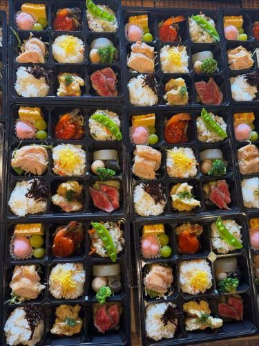 【Instagram投稿文】
3月のお弁当・オードブルのご紹介です🌸
3月下旬から、たくさんのご注文をいただき、
心を込めてお作りさせていただきました。
歓送迎会、お花見、部活動のお弁当、
ご家族でのお集まり用オードブルなど、
さまざまなシーンでご利用いただき
本当にありがとうございました🙇♂️
バタバタしてしまい、
今頃のまとめ投稿となってしまいましたが、
3月のお料理を一気にご紹介させていただきます✨
春らしい彩りを意識しながら、
ボリュームも満足していただけるよう
一つひとつ丁寧に仕上げました。
ご予算やご用途に合わせた
お弁当・オードブルのご相談も承っております。
歓送迎会、会議、ロケ弁、部活動、
ご家族のお集まりなど、
お気軽にお問い合わせください😊
#三月九日青春食堂
#佐久市
#佐久市グルメ
#お弁当
#オードブル
#テイクアウト
#歓送迎会
#お花見弁当
#ロケ弁
#部活弁当
#会議弁当
#仕出し弁当
#春のお弁当
#お持ち帰り
#お惣菜
#古民家食堂