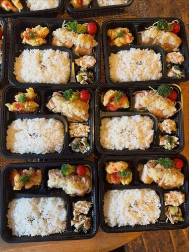 【Instagram投稿文】
3月のお弁当・オードブルのご紹介です🌸
3月下旬から、たくさんのご注文をいただき、
心を込めてお作りさせていただきました。
歓送迎会、お花見、部活動のお弁当、
ご家族でのお集まり用オードブルなど、
さまざまなシーンでご利用いただき
本当にありがとうございました🙇♂️
バタバタしてしまい、
今頃のまとめ投稿となってしまいましたが、
3月のお料理を一気にご紹介させていただきます✨
春らしい彩りを意識しながら、
ボリュームも満足していただけるよう
一つひとつ丁寧に仕上げました。
ご予算やご用途に合わせた
お弁当・オードブルのご相談も承っております。
歓送迎会、会議、ロケ弁、部活動、
ご家族のお集まりなど、
お気軽にお問い合わせください😊
#三月九日青春食堂
#佐久市
#佐久市グルメ
#お弁当
#オードブル
#テイクアウト
#歓送迎会
#お花見弁当
#ロケ弁
#部活弁当
#会議弁当
#仕出し弁当
#春のお弁当
#お持ち帰り
#お惣菜
#古民家食堂