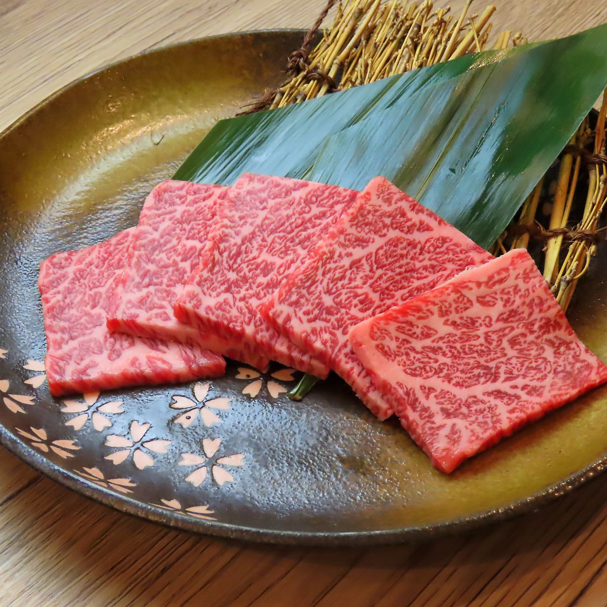 牛、ホルモン、豚、鶏！鮮度抜群のお肉を取り揃えております☆