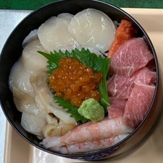 极其新鲜！请尽情享用主厨的特色菜♪