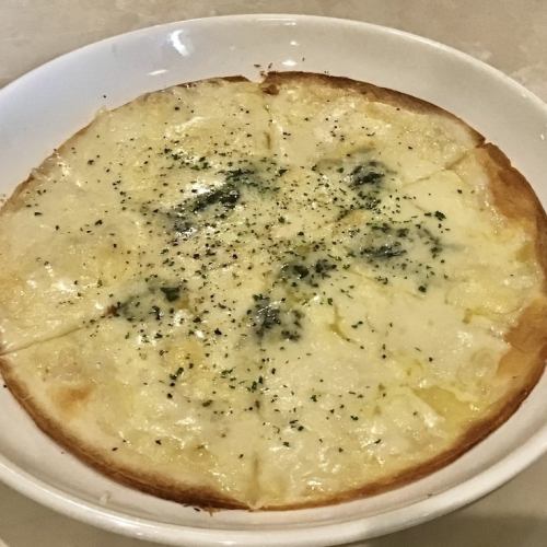 デンマークチーズのピザ