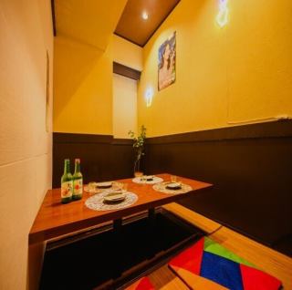 和の趣き溢れる個室席は、落ち着きある空間で日々の疲れを癒してくれます！まったり飲むも、わいわい騒ぐも、プライベート空間で周りを気にせず楽しめます！