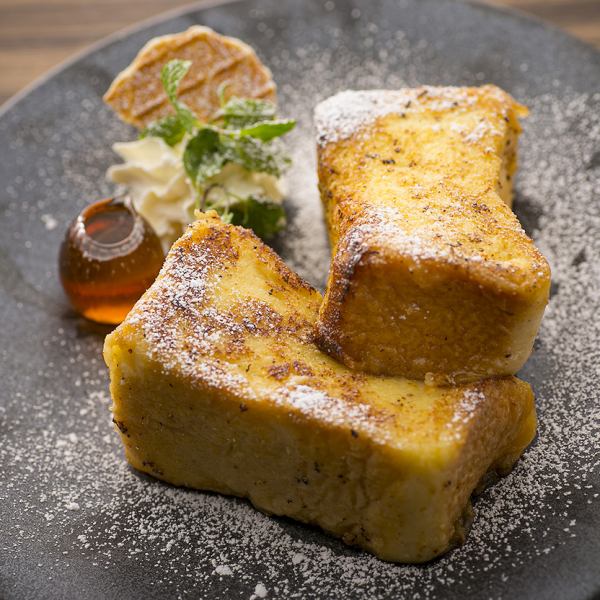 [Cafe & Shisha] Enjoy a relaxing time with 7 types of luxurious sweets such as exquisite French toast ◎