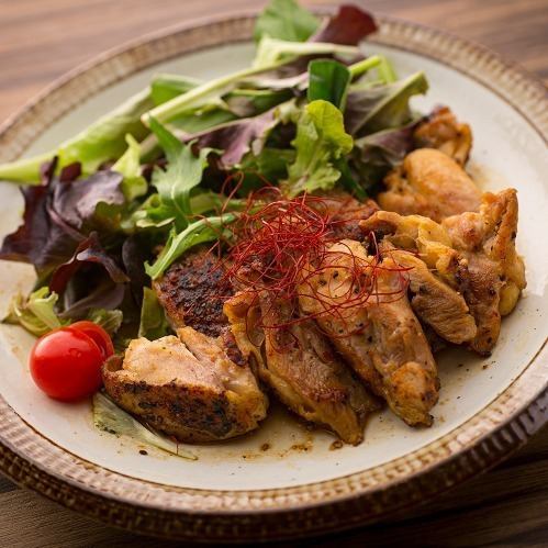 炙りもも肉の香味ソース