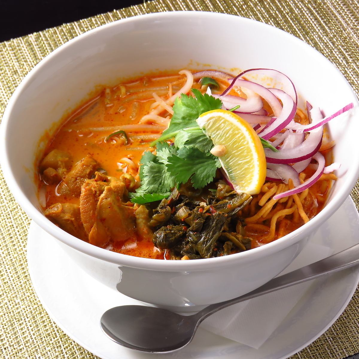 本格多国籍料理を満喫！アジアとヨーロッパのフュージョンランチ