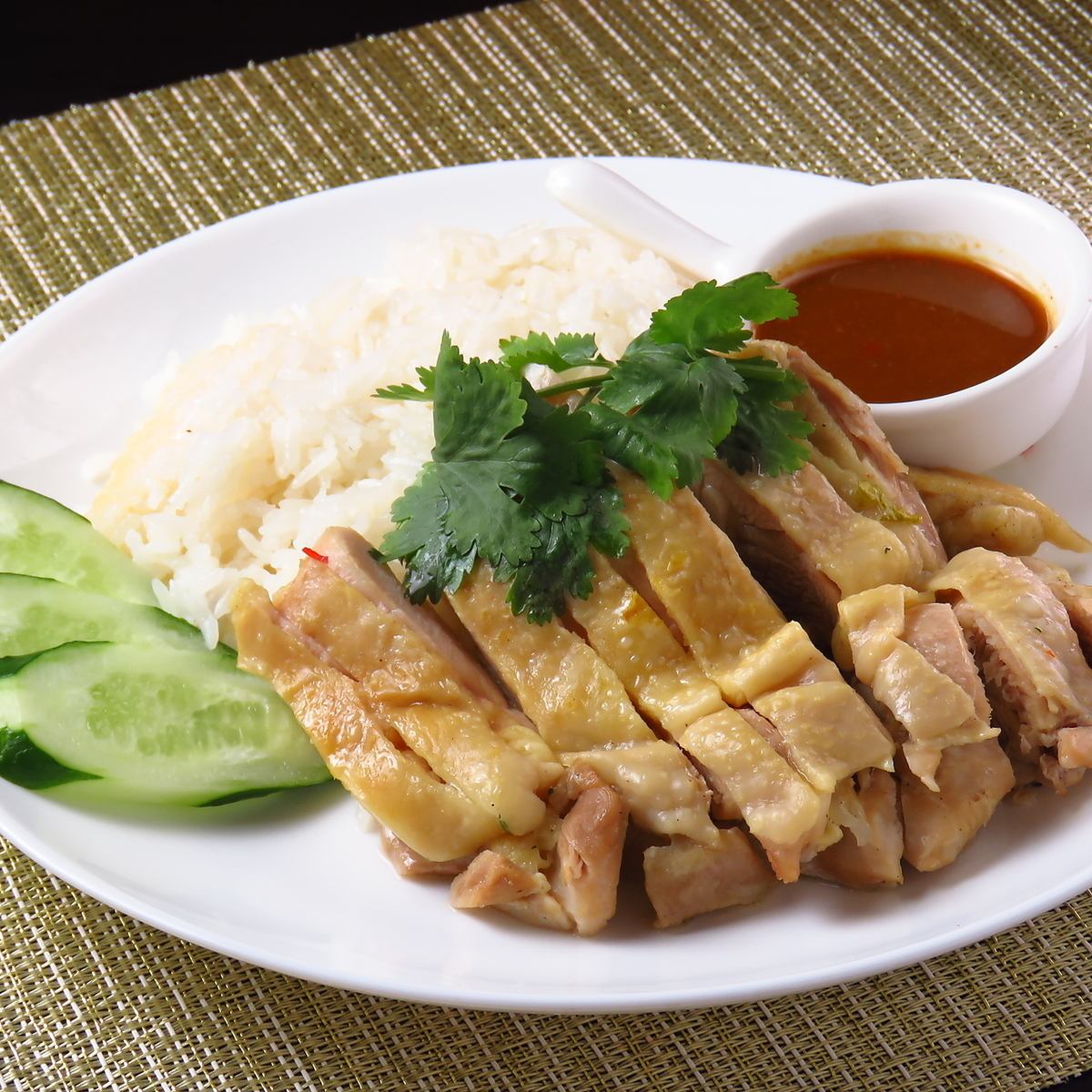 本格多国籍料理を満喫！アジアとヨーロッパのフュージョンランチ