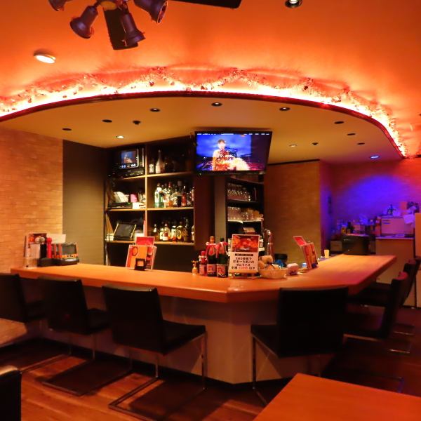 We have comfortable counter seats, so you can feel at ease even if you are drinking alone. Please feel free to stop by.