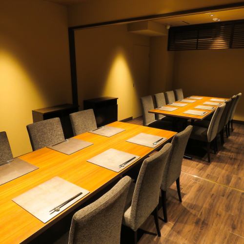 シャンパン、ワイン、地酒各種取り揃えております