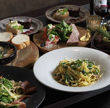 【頭等宴會！ 】包含甜點和120分鐘無限暢飲（共7道菜）6500日圓（含稅）