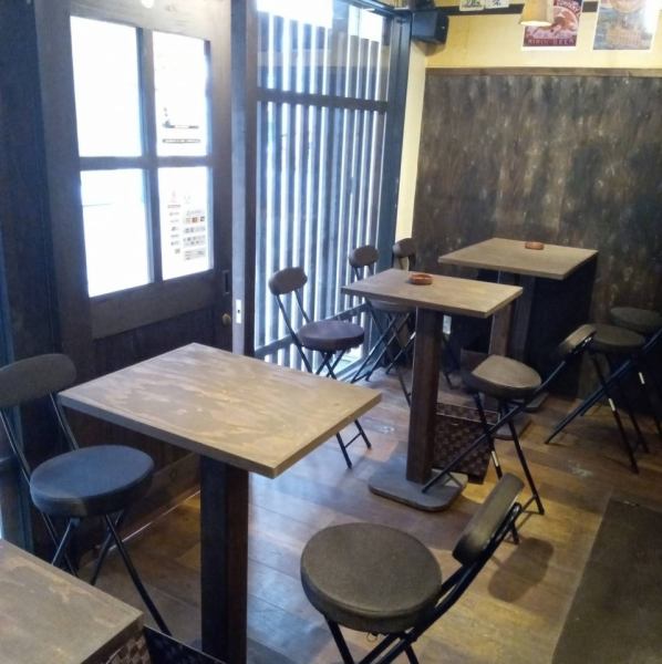 【1月20日に、テーブルを作りリニューアルオープンしました！】気軽に立ち寄ってお酒や料理をを楽しめるのが当店のウリ！お仕事帰りや友人との飲み会の是非ご利用ください♪