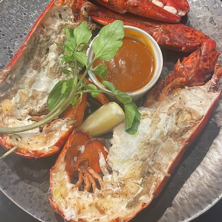 カルパッチョやロブスターを使用した料理など、海鮮料理が充実!